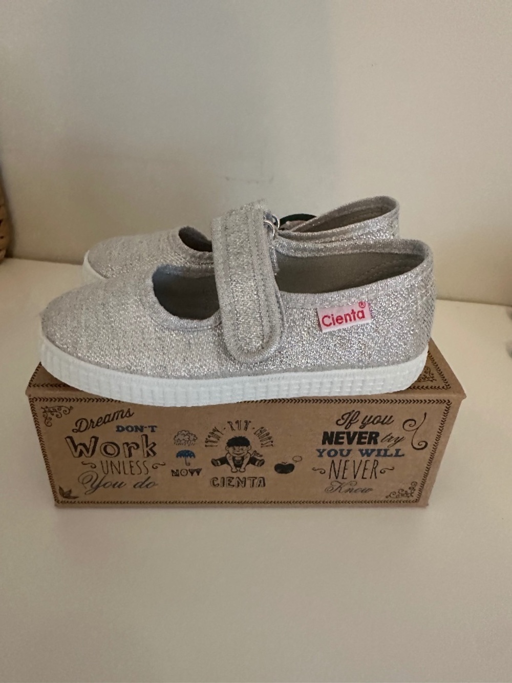 NWT Cienta Mary Jane Sneakers Silver